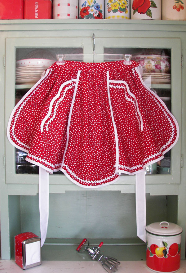 1944 Retro Red polka Dot Half Apron
