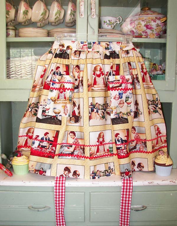 Retro Half Apron Mothers Kitchen