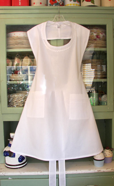 Rose Apron in All White, click for larger view