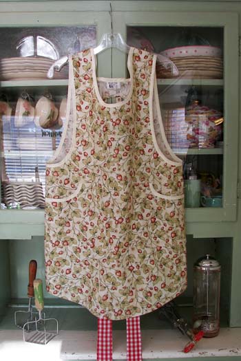 Heart Apron Strawberry Garden 
